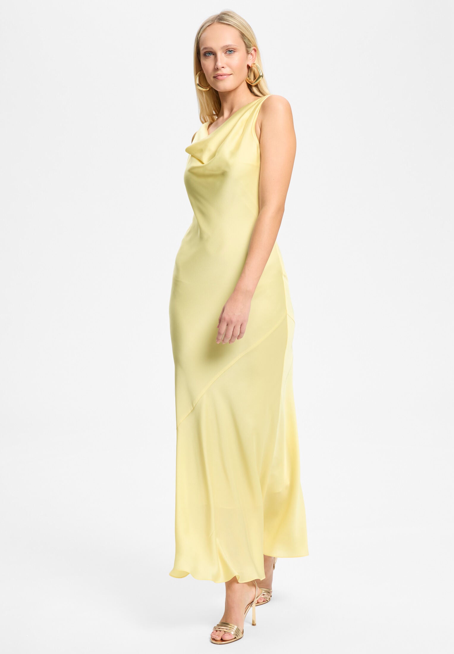 Abendkleid aus Satin mit Wasserfall Ausschnitt