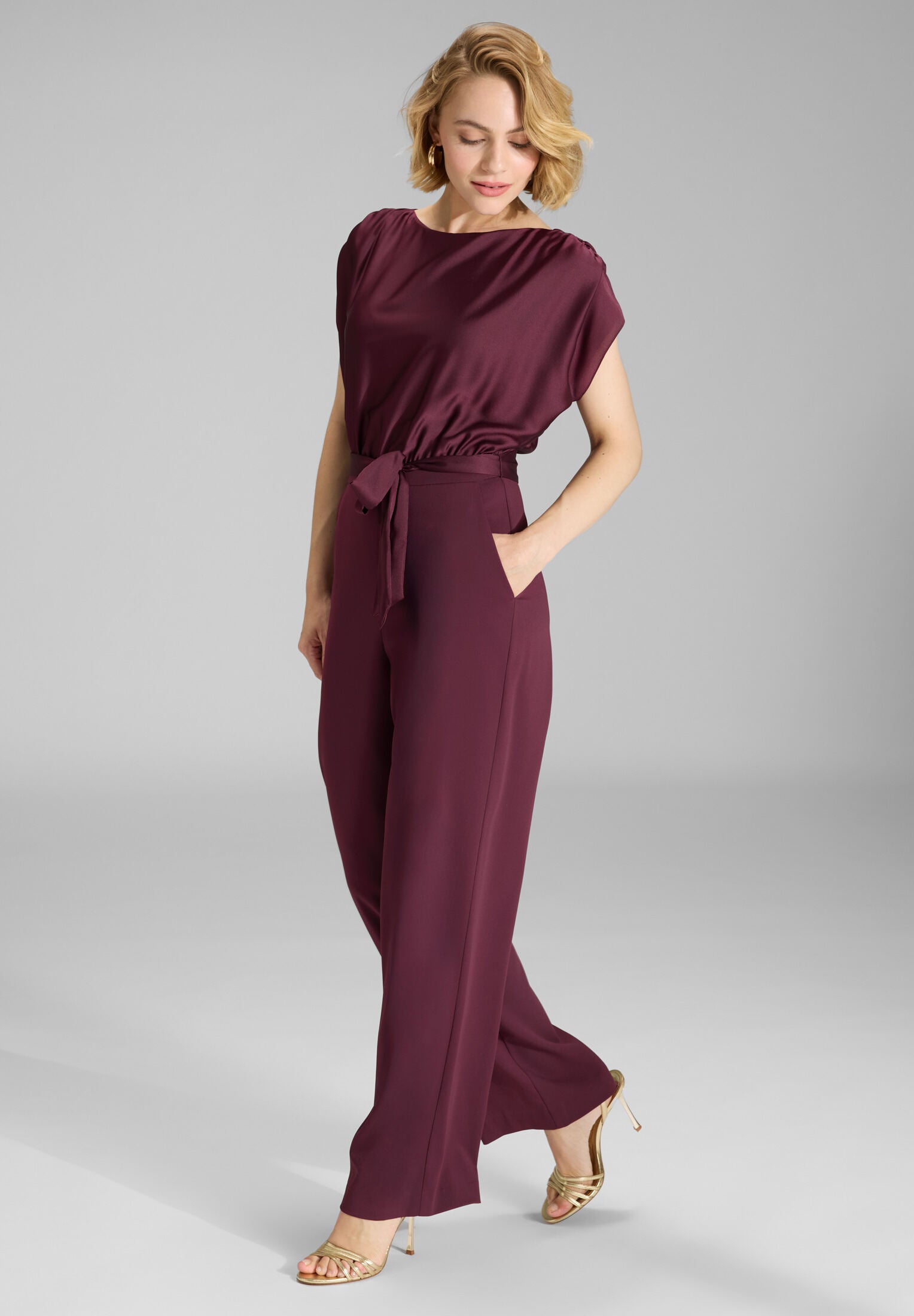 Jumpsuit aus Material-Mix