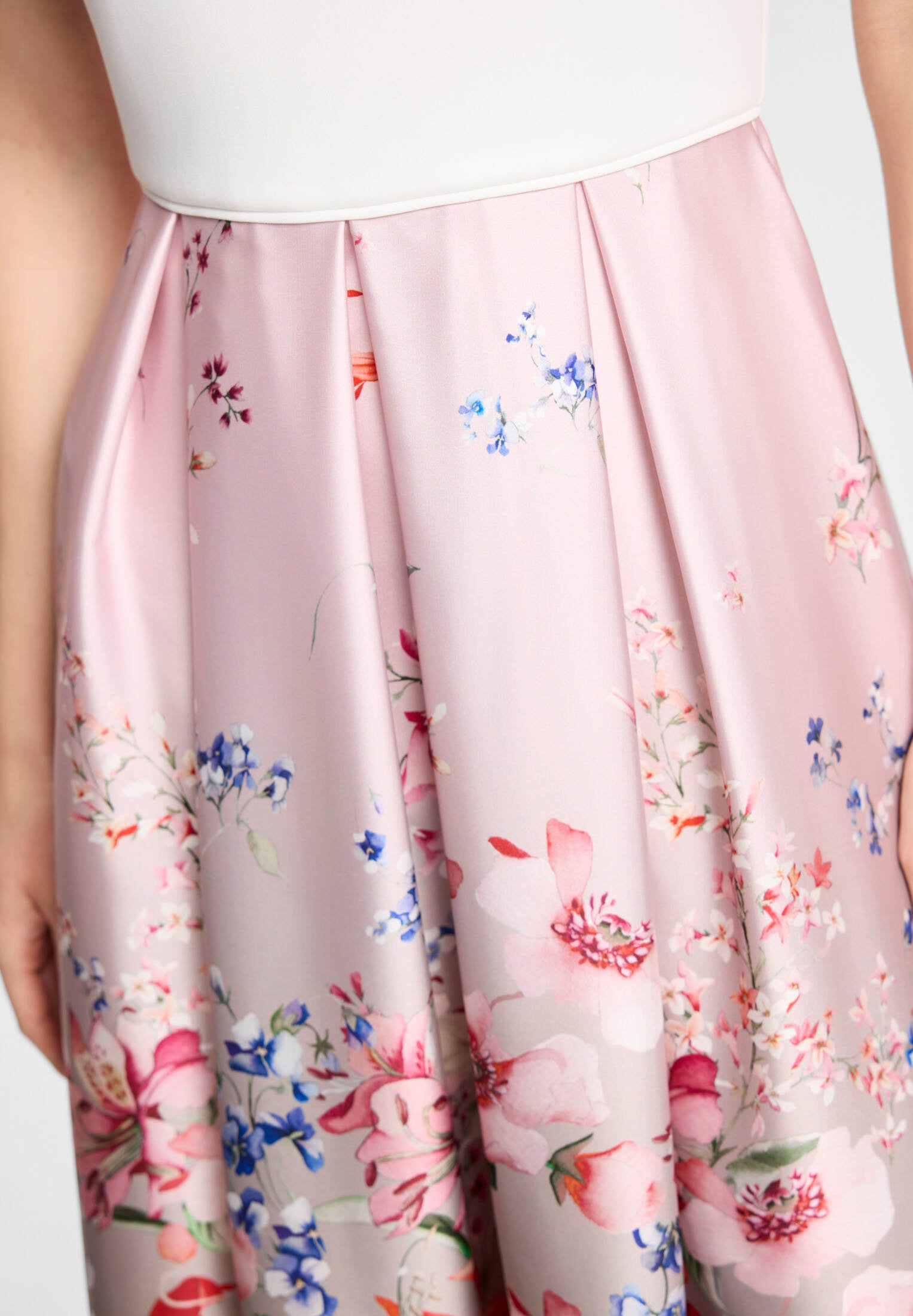 Cocktailkleid mit Bordüren-Print