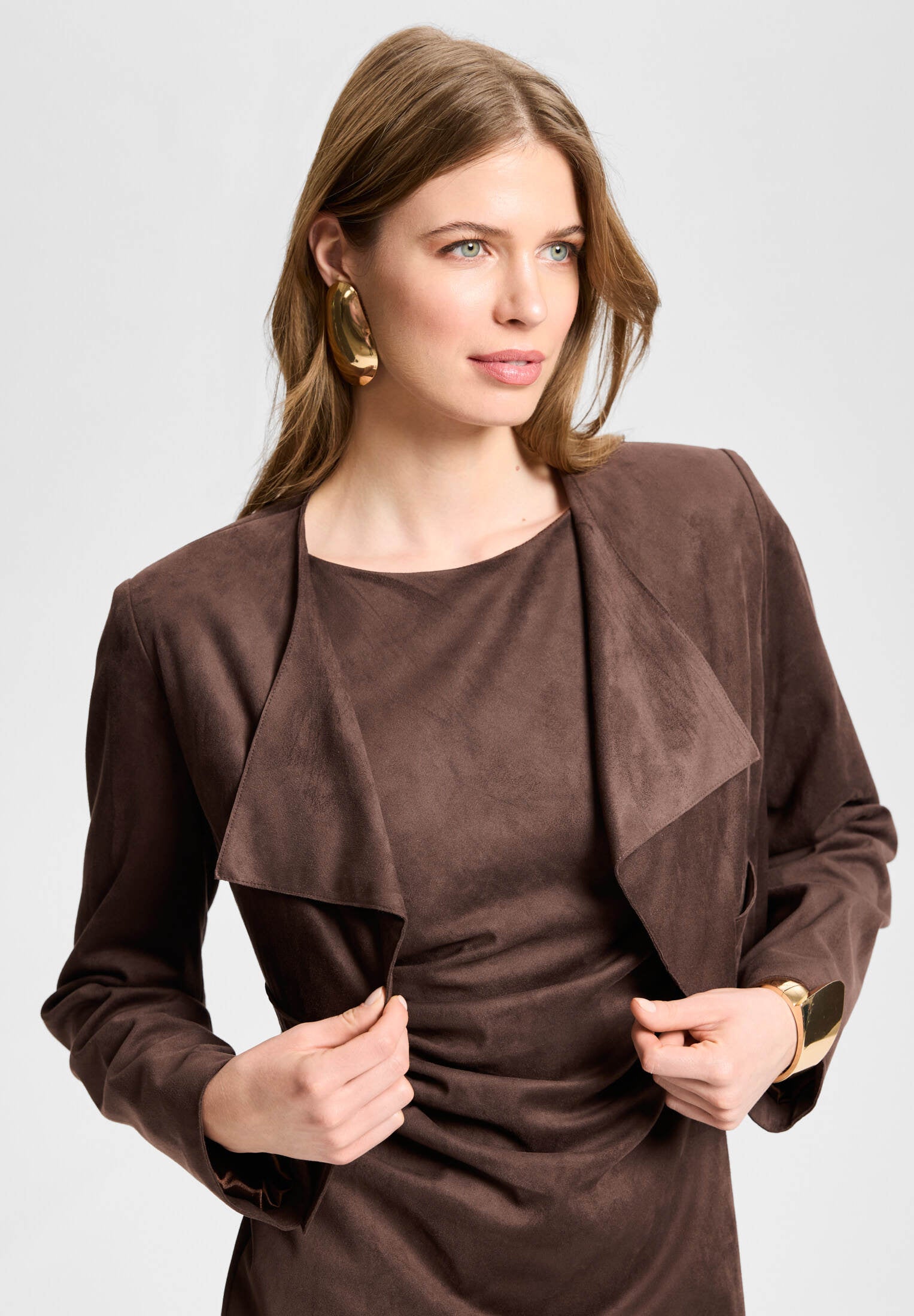 Verkürzter Blazer in Wildlederoptik
