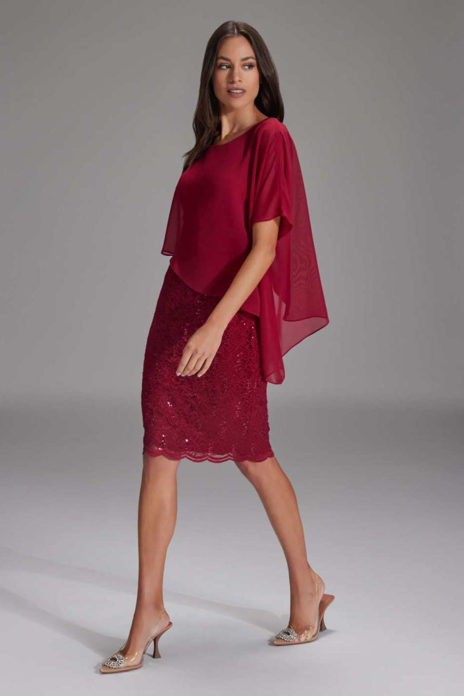 Pailletten-Kleid mit asymmetrischem Chiffon-Überwurf