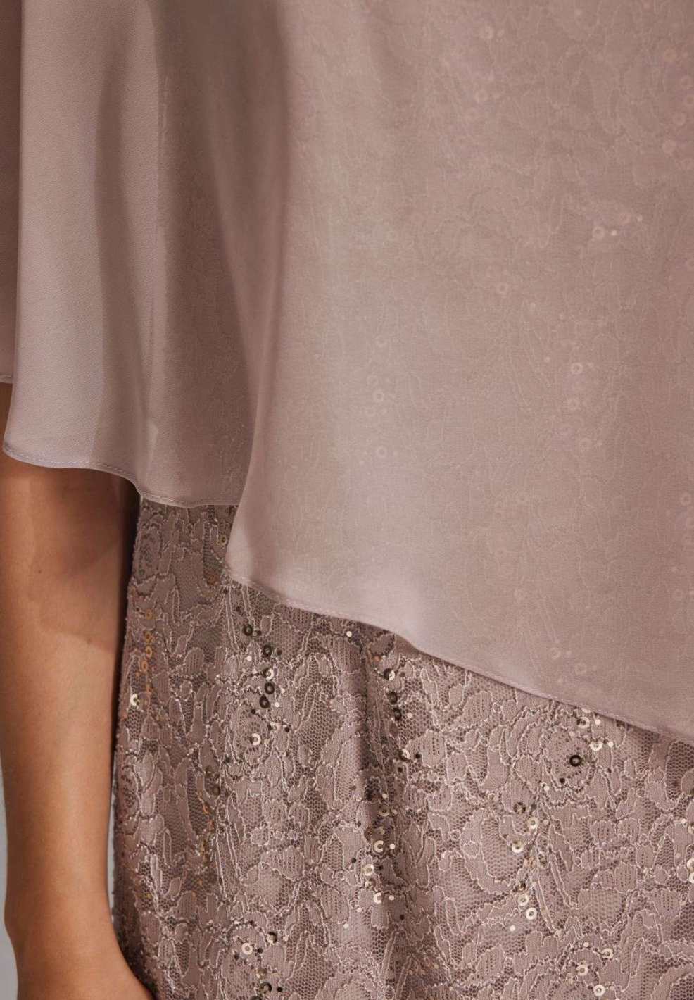 Pailletten-Kleid mit asymmetrischem Chiffon-Überwurf