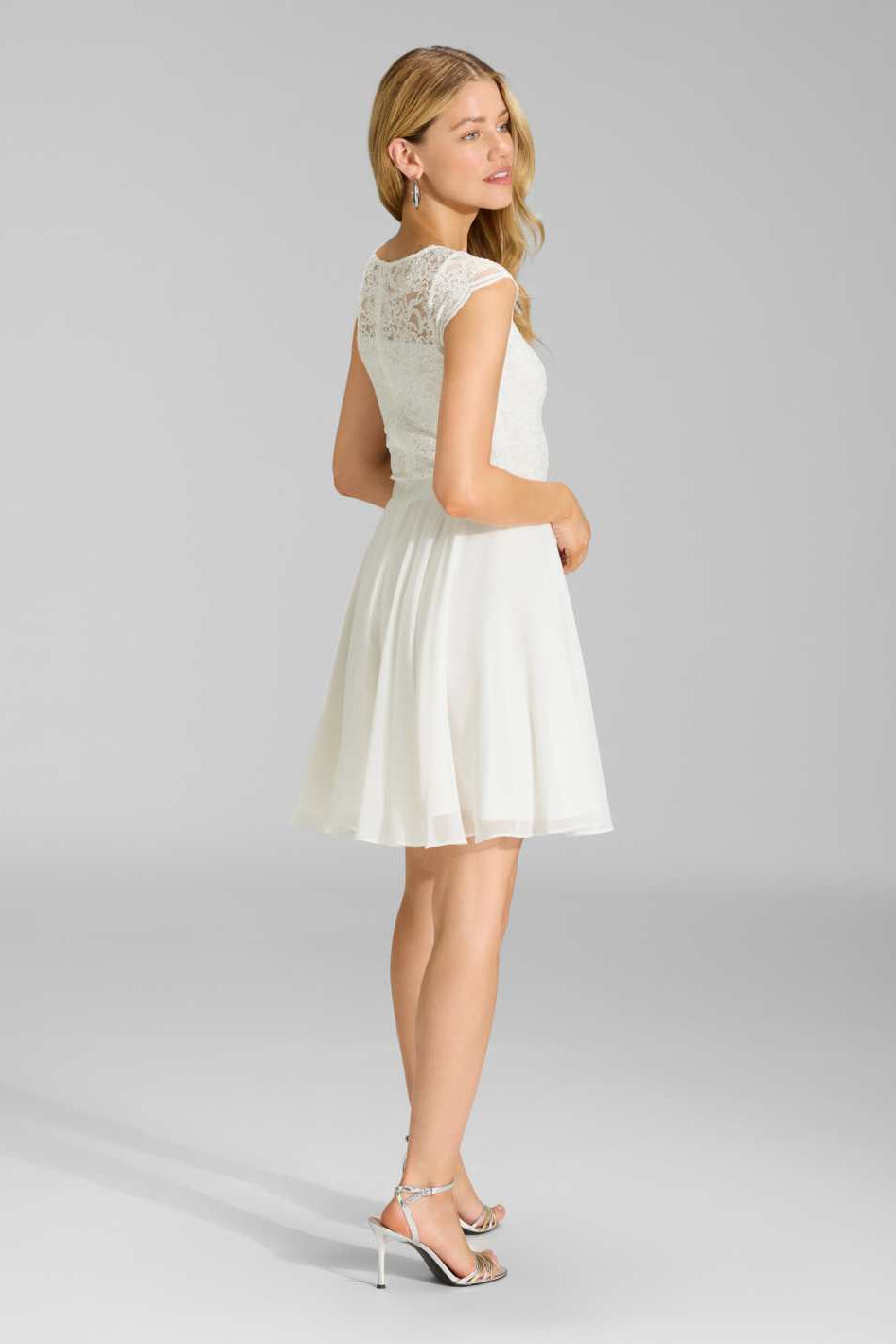 Kleid mit paillettenbesetztem Spitzenoberteil