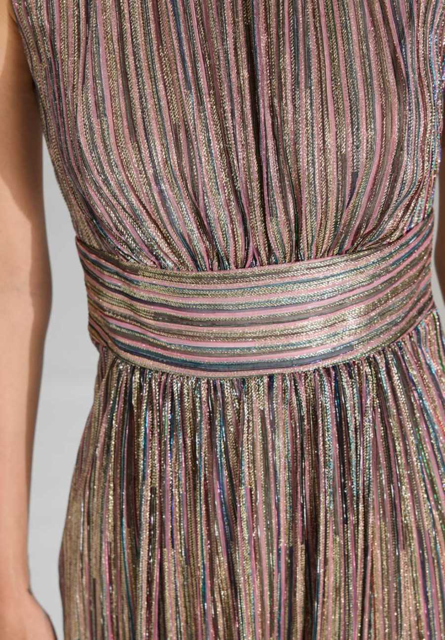 Glänzendes Plissee-Kleid