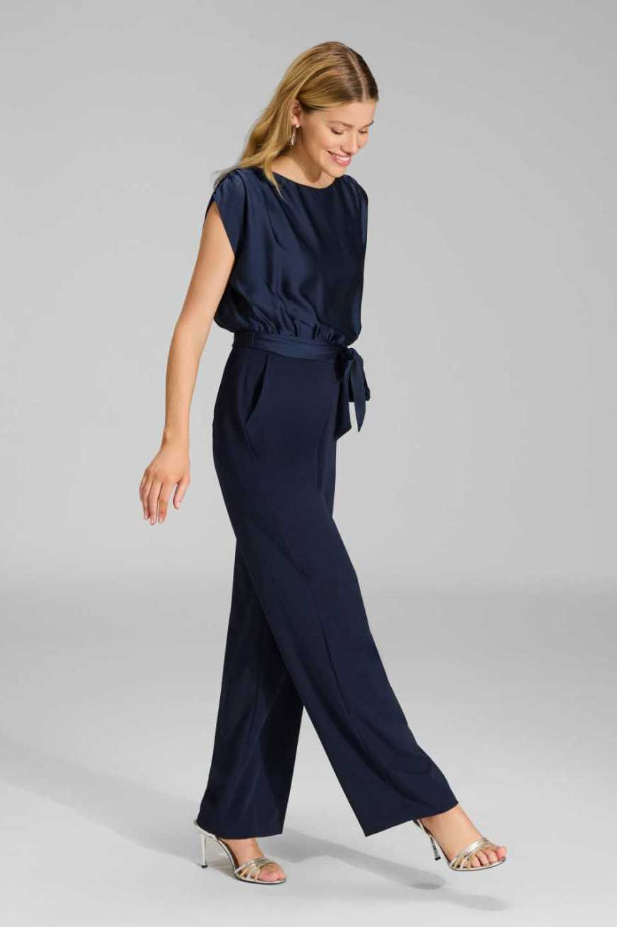 Jumpsuit mit geradem Beinschnitt