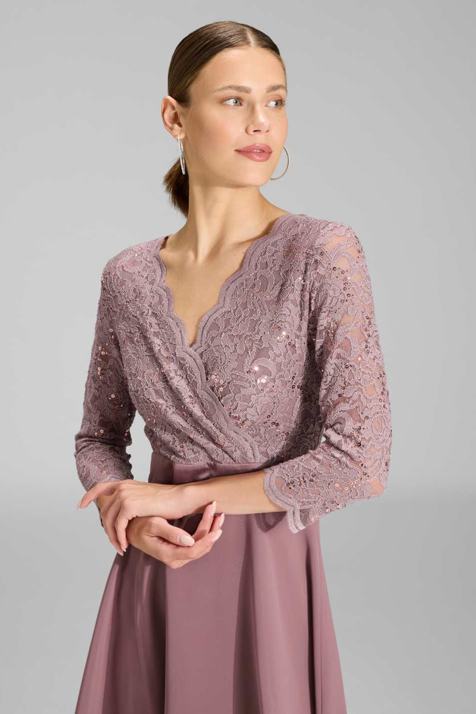 Cocktailkleid aus Material-Mix