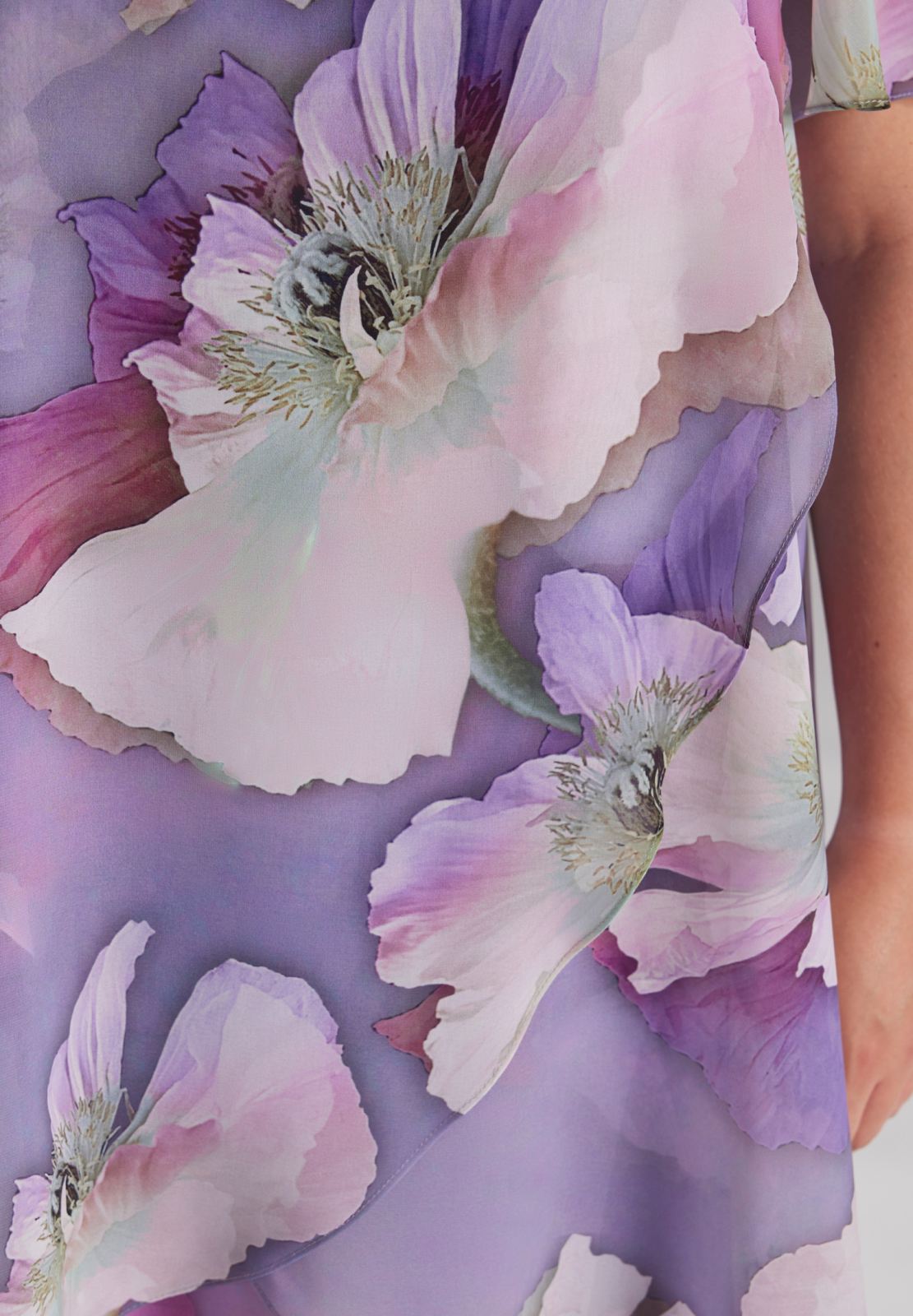 Blumig bedrucktes Chiffon-Kleid