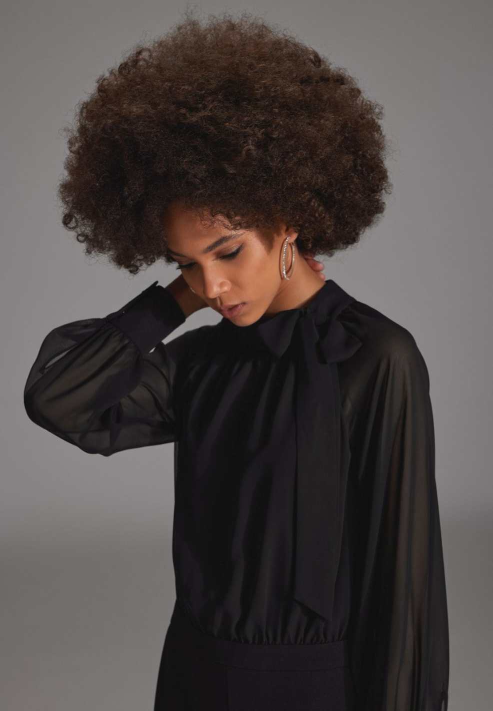 Langärmeliger Jumpsuit mit Schluppe aus Crepe Jersey und Chiffon Mix