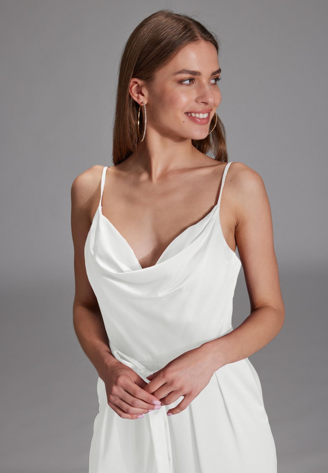Satin Jumpsuit mit Bindegürtel