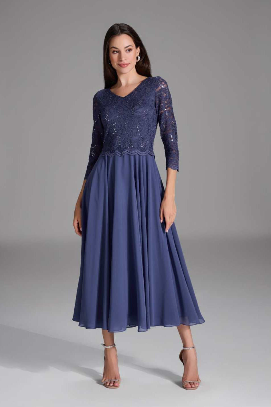 Midi Kleid mit paillettenbesetztem Spitzenoberteil