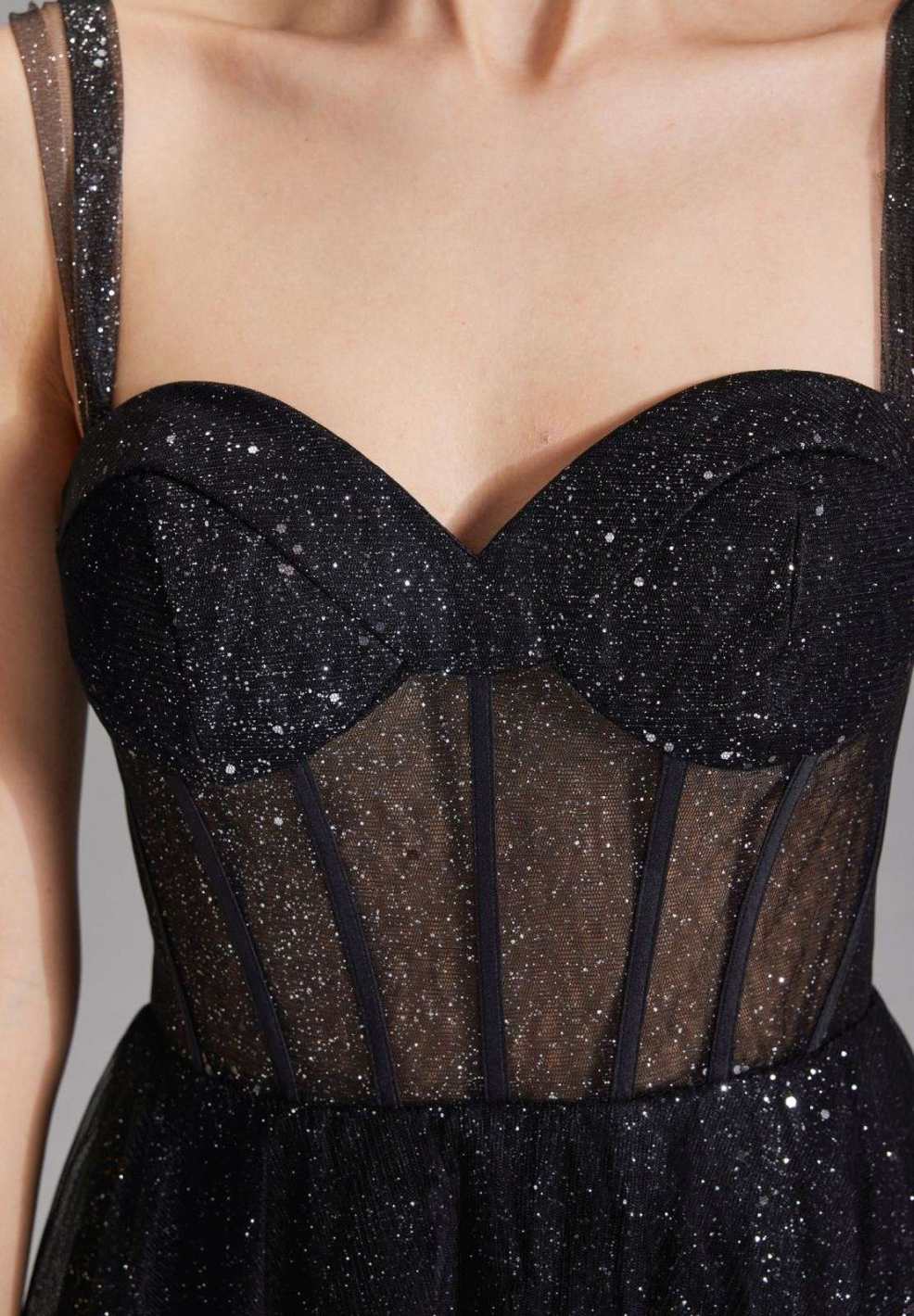 Tüllrobe mit Schimmereffekt