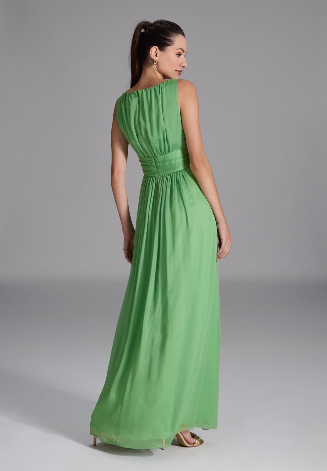 Abendkleid aus Crinkle Chiffon mit Knoten Detail