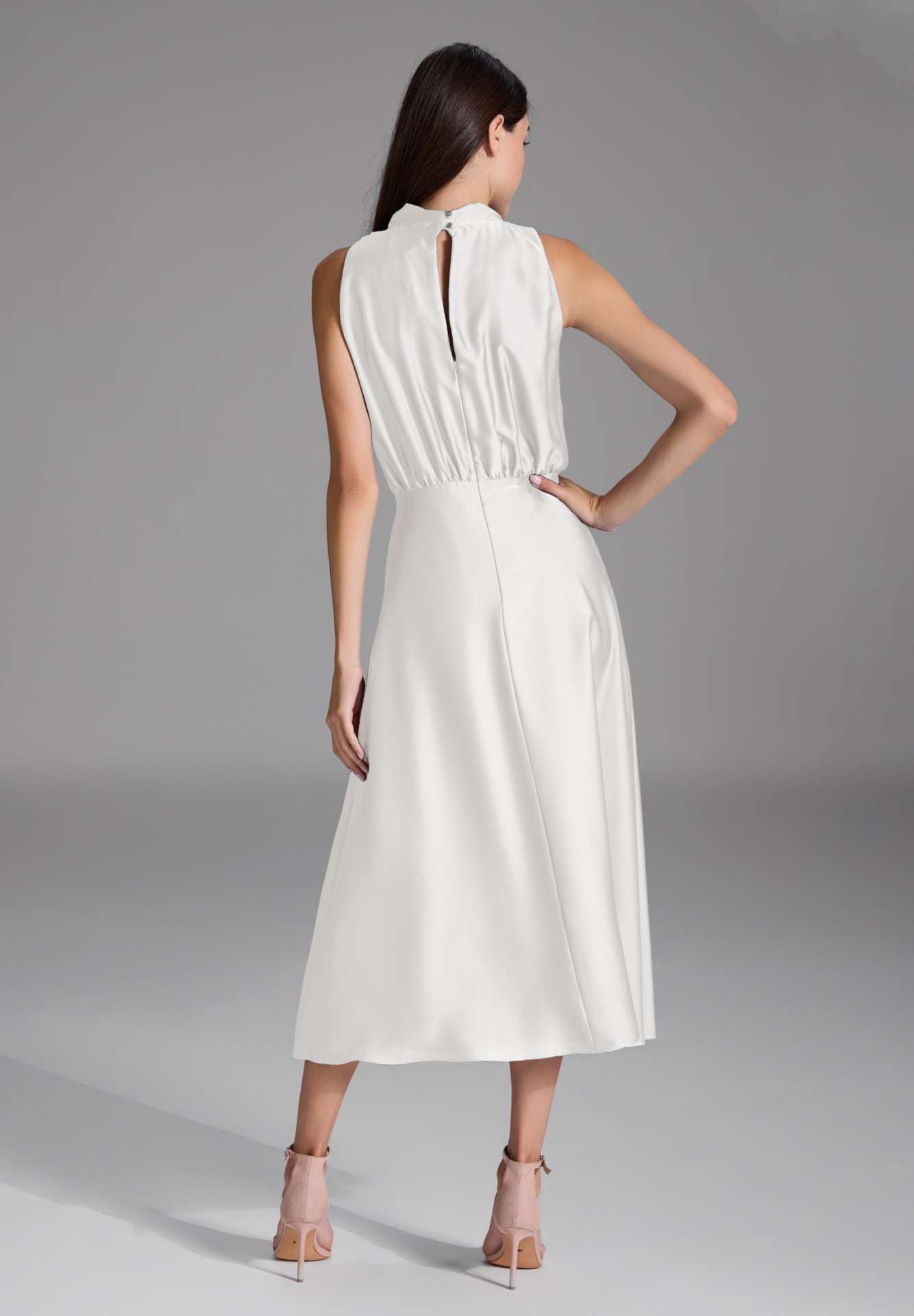 Midi Kleid aus nachhaltigem Satin mit Drapierung am Kragen