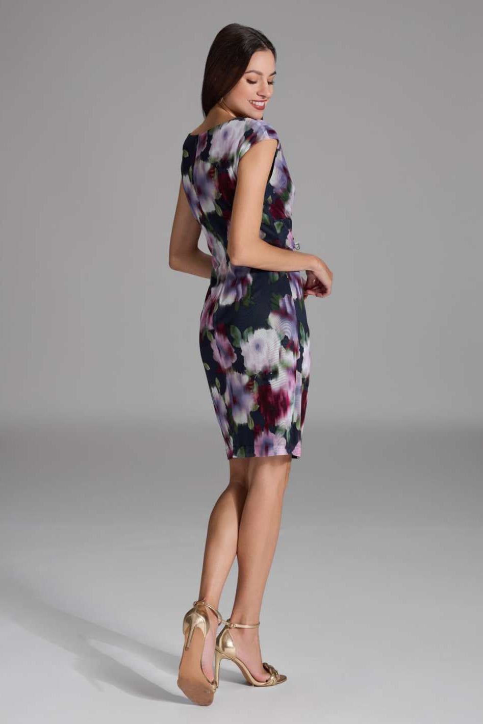 Etuikleid mit Wickel-Ausschnitt aus bedrucktem Mesh