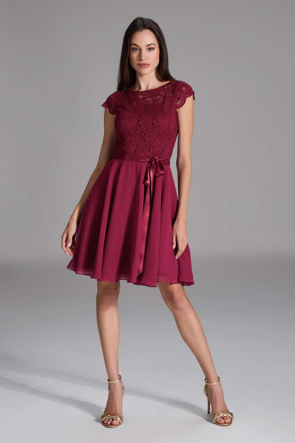 Kleid mit paillettenbesetztem Spitzenoberteil ruby red
