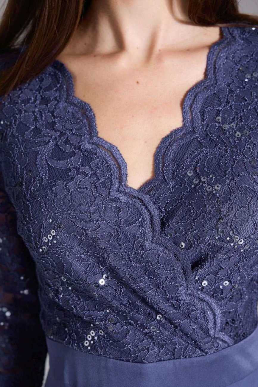 Cocktailkleid aus Material-Mix