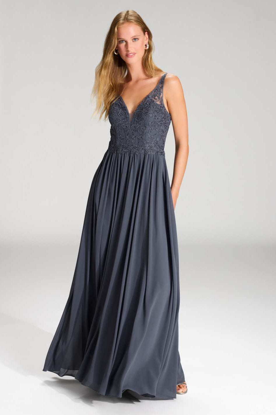Chiffonkleid mit Spitzenstickerei indigo grey