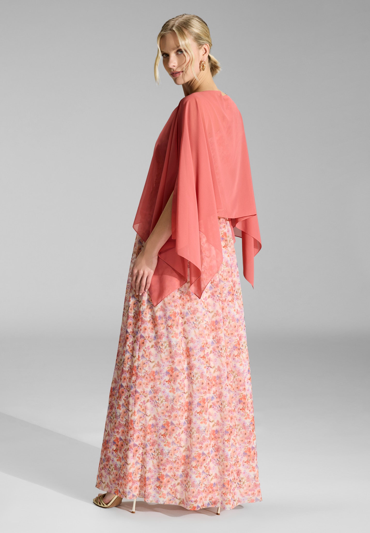 Schlupf-Stola aus Chiffon mit Ärmelschlitzen