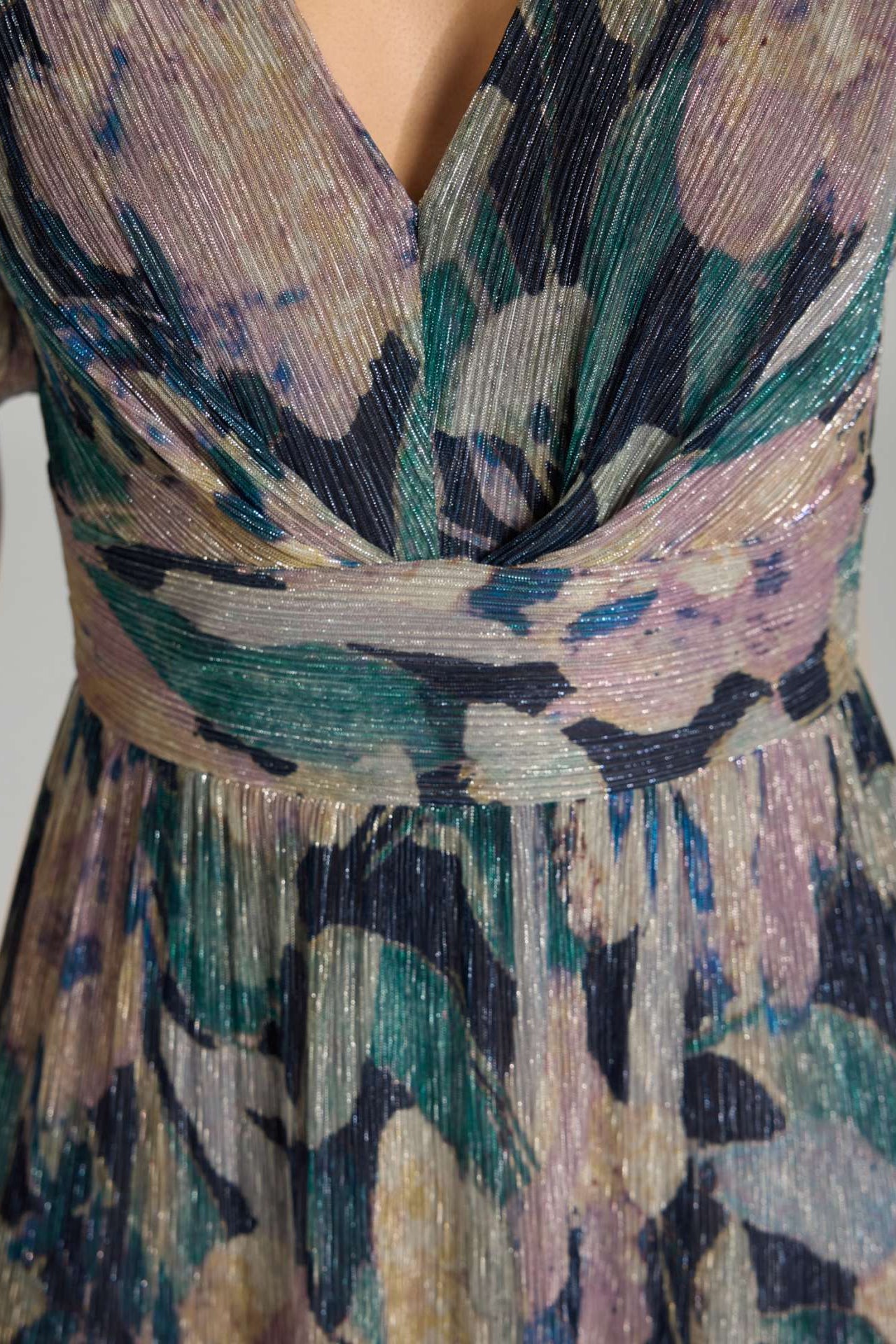 Abendkleid mit Puffärmeln aus bedrucktem Plissee Jersey