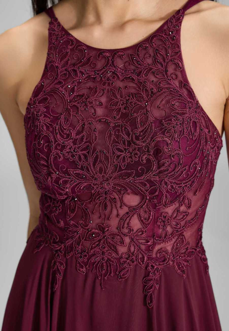 Abendkleid mit Stickerei und Chiffonrock