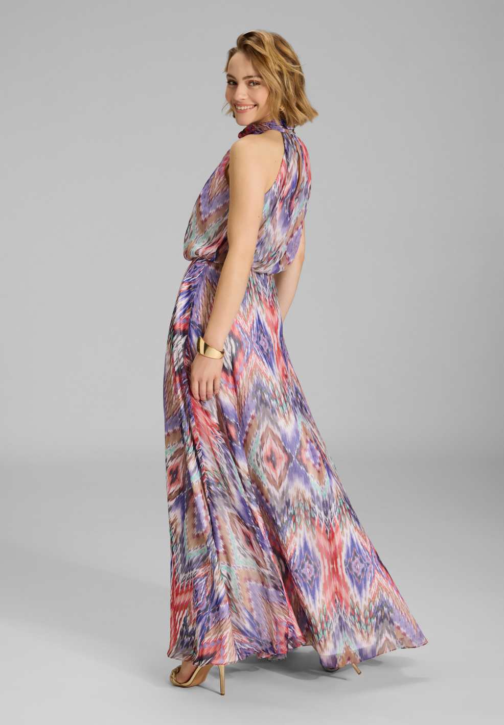 Maxikleid mit Beinschlitz aus Chiffon mit Zick Zack Print