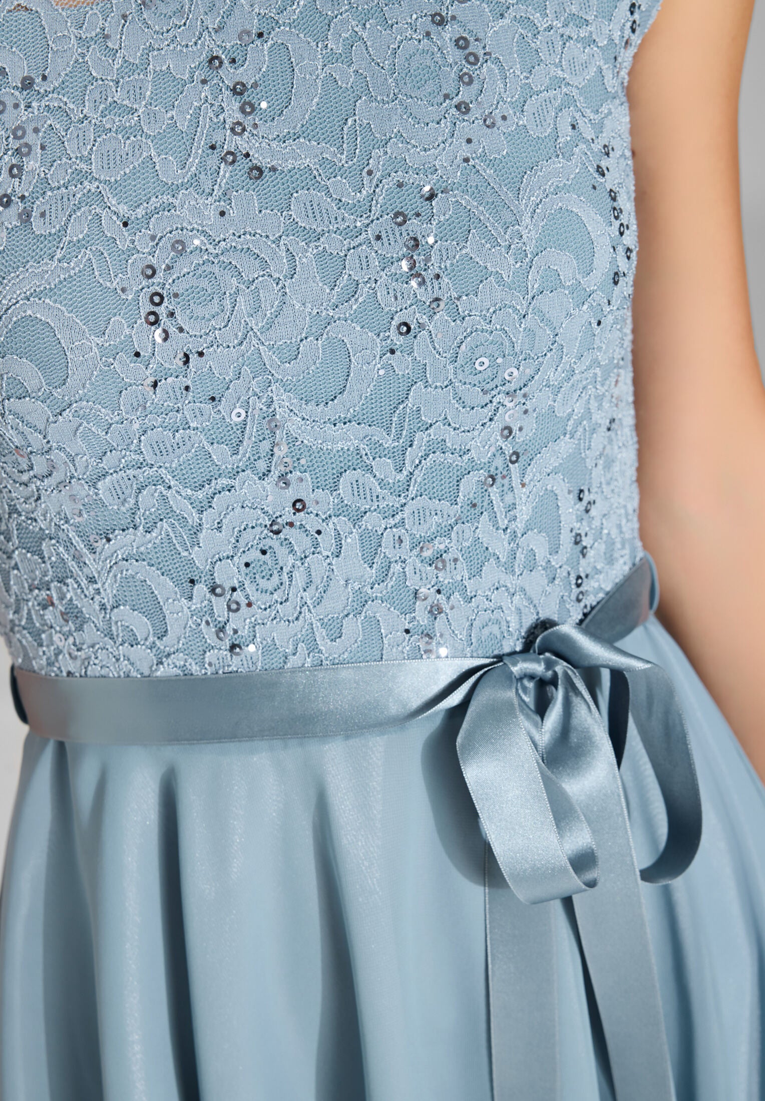 Cocktailkleid mit Spitzenoberteil und Chiffon Rock