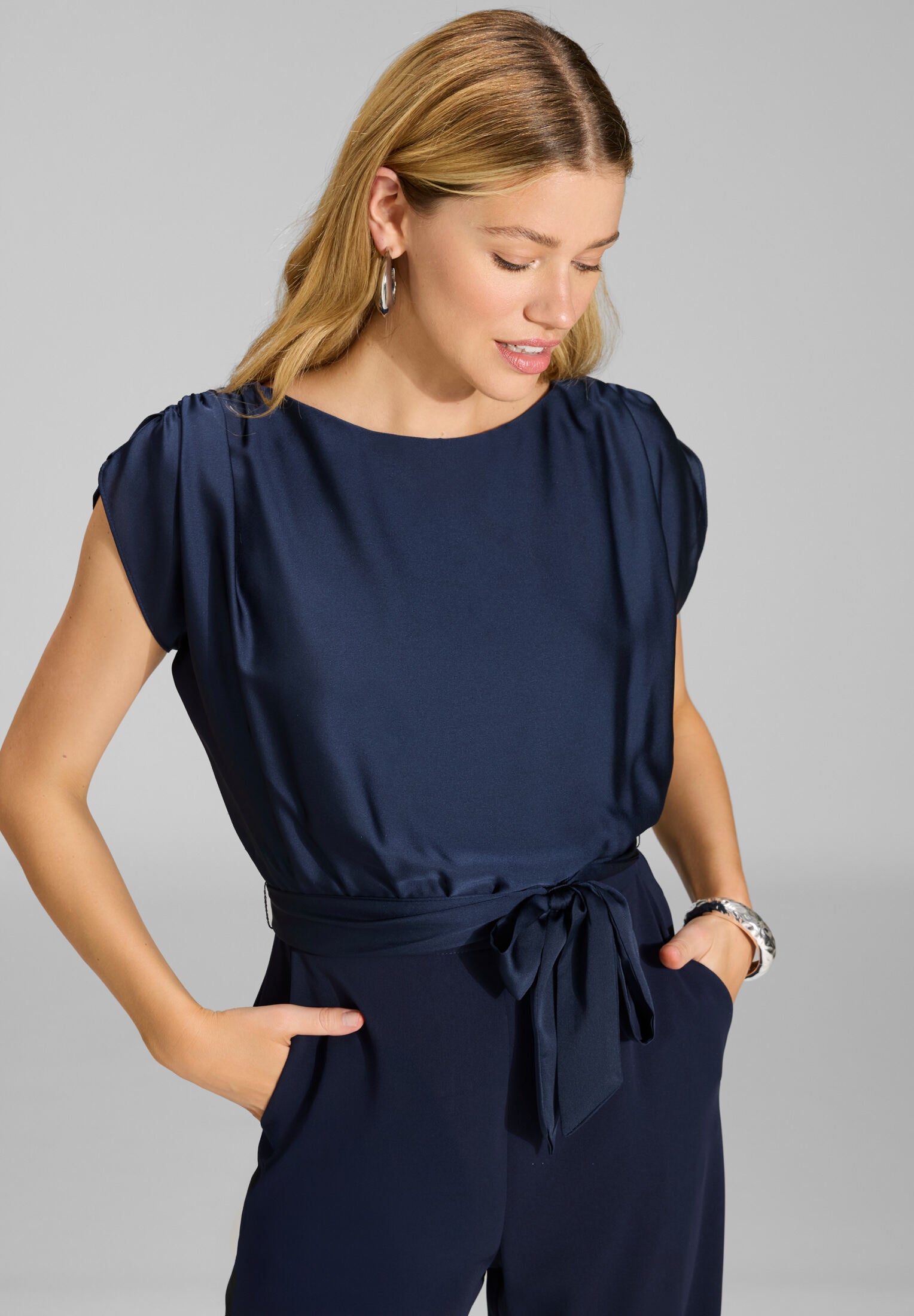 Jumpsuit aus Material-Mix