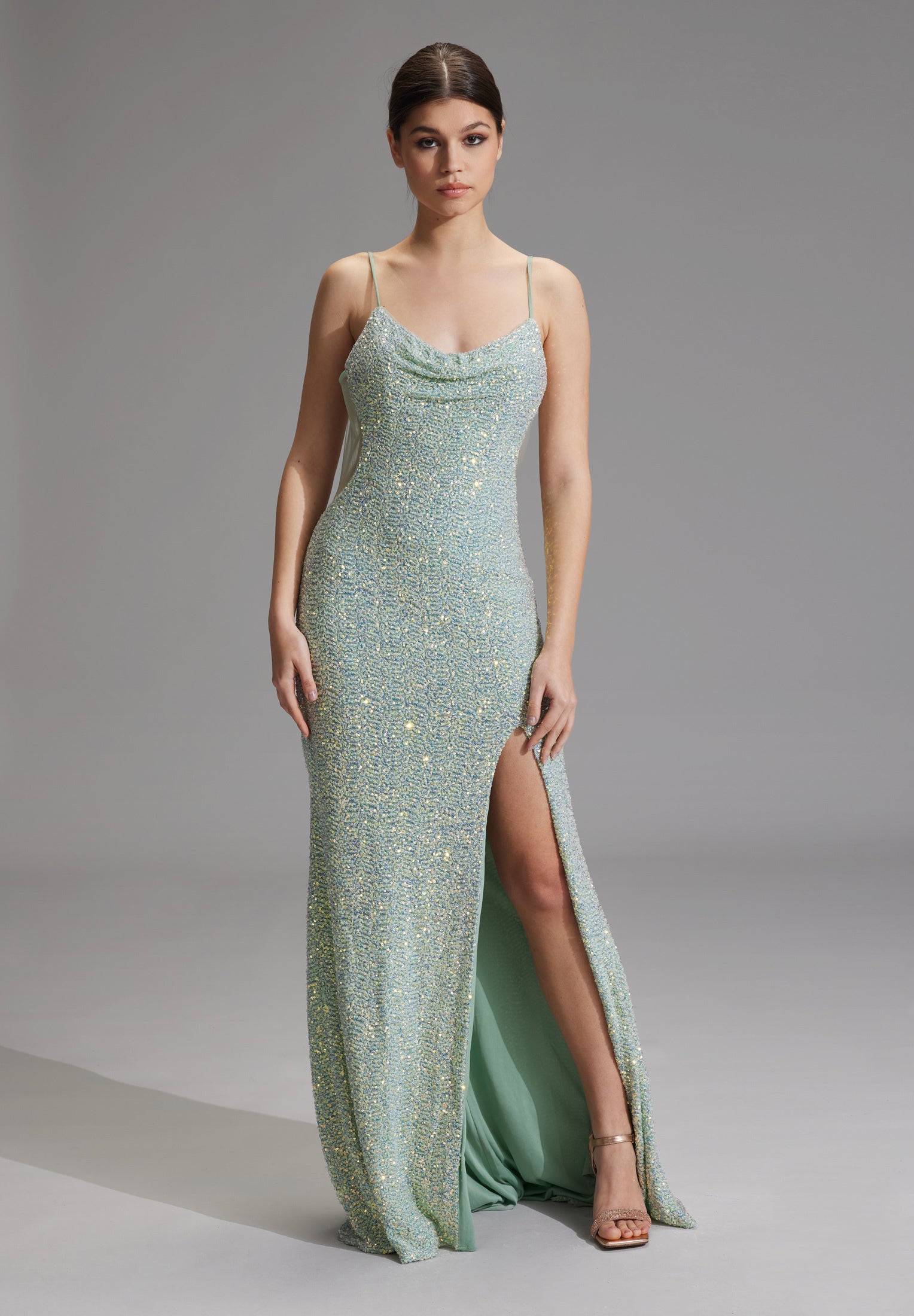 Slipdress mit transparenter Rückenpartie
