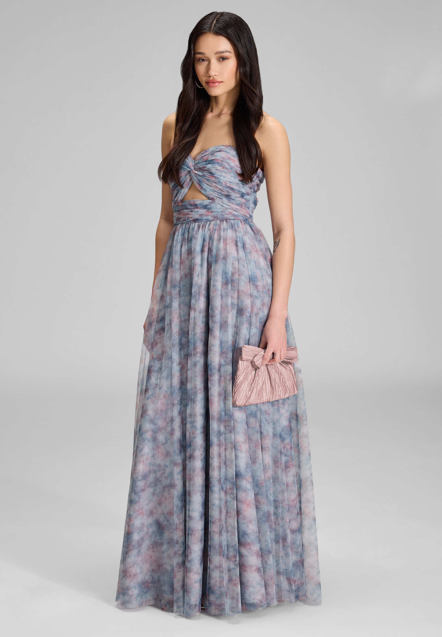 Abendtasche mit Schleifenapplikation