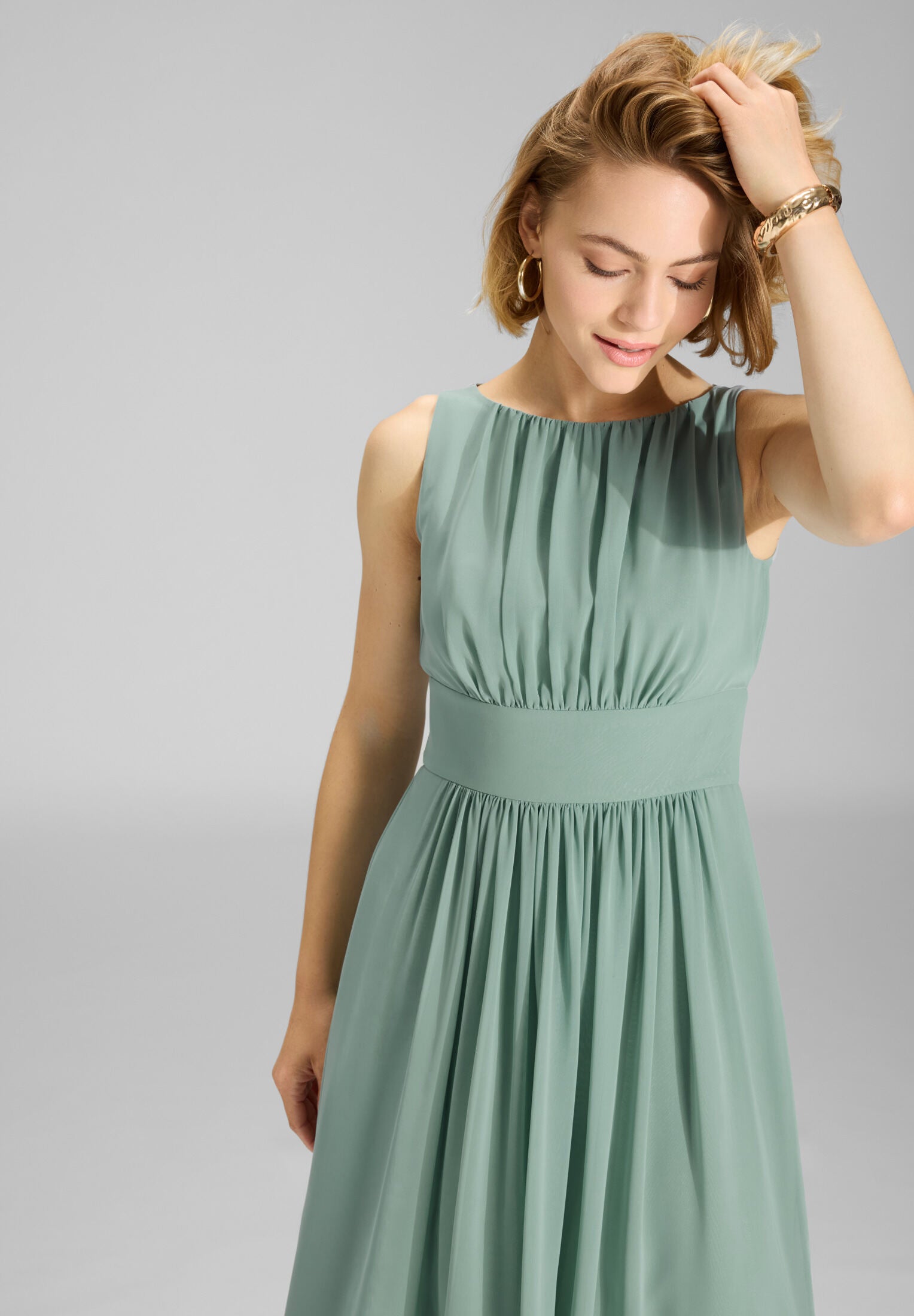 Chiffonkleid mit Taillenpasse