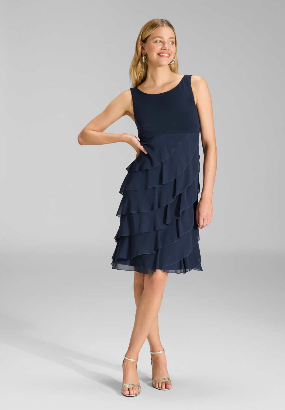 Kurzes Jerseykleid in Lagenoptik navy