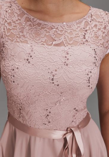 Kleid mit paillettenbesetztem Spitzenoberteil