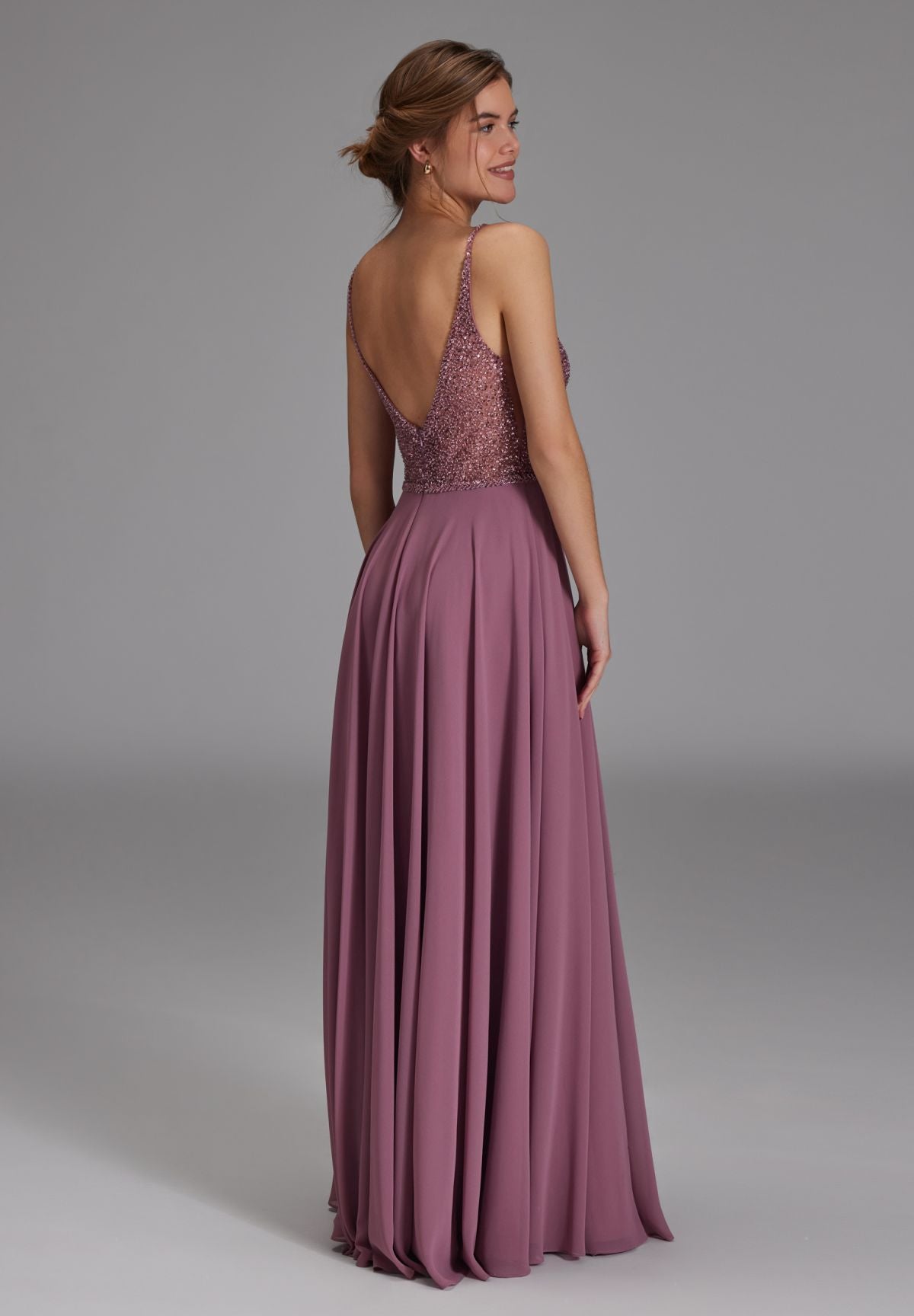 Langes paillettenbesticktes Abiball-Kleid