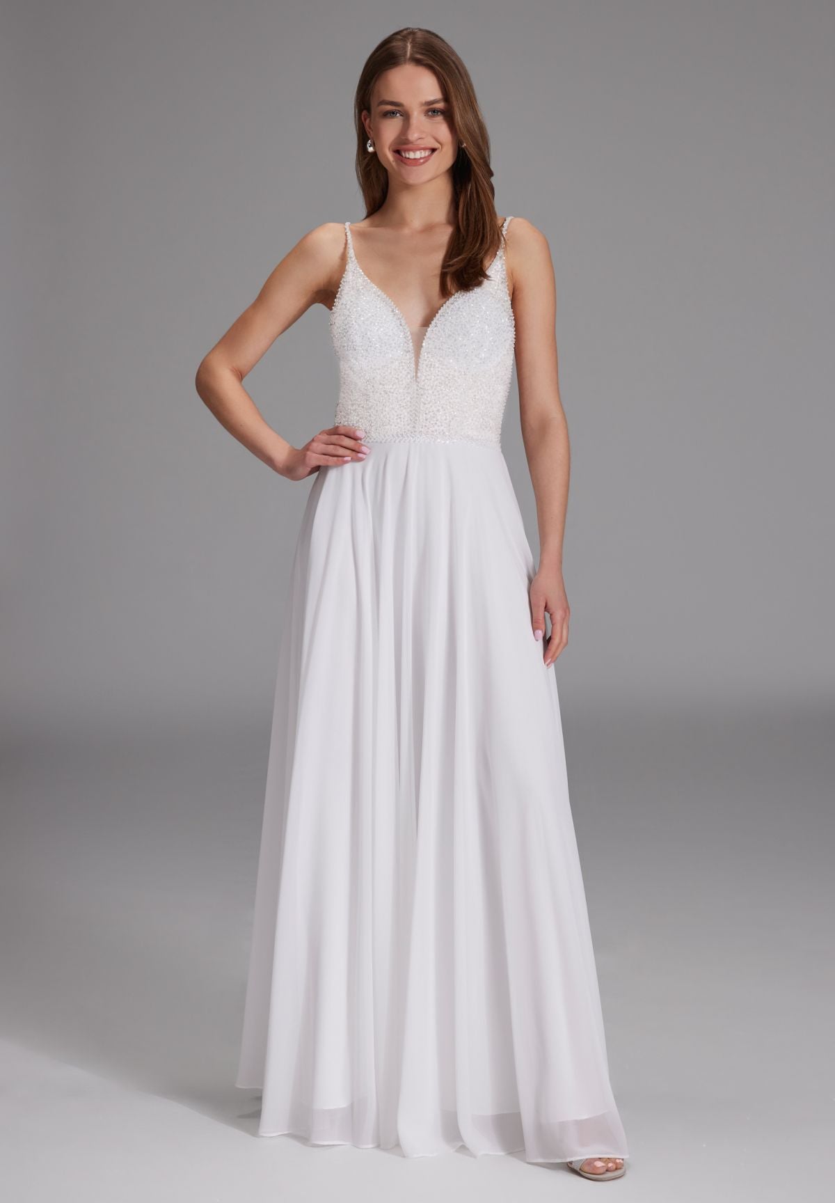 Langes paillettenbesticktes Abiball-Kleid ivory
