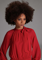 Langärmeliger Jumpsuit mit Schluppe aus Crepe Jersey und Chiffon Mix