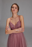Tüll-Abendkleid mit Spitzenstickerei