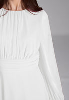 Tailliertes Midi Kleid aus Chiffon mit langen Ärmeln