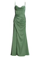 Satinkleid mit Drapierung und Beinschlitz