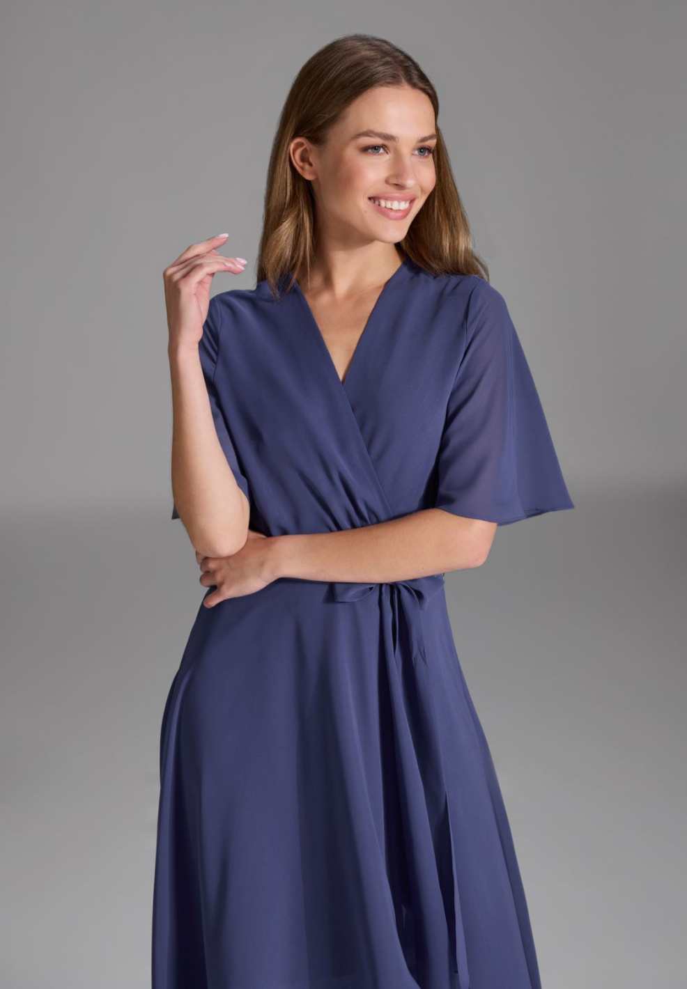 Chiffon Kleid in Wickel Optik mit Vokuhila Saum