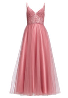 Tüllkleid mit feiner Ziersteinstickerei