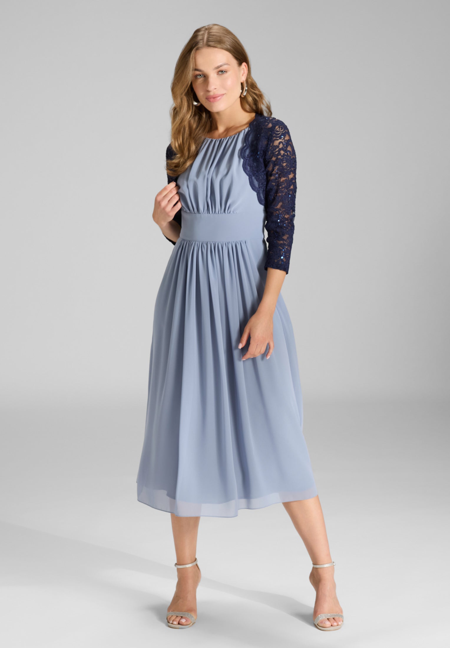 Bolero aus Spitze mit Bogenkante navy