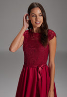 Cocktailkleid mit Spitzenoberteil und Chiffon Rock