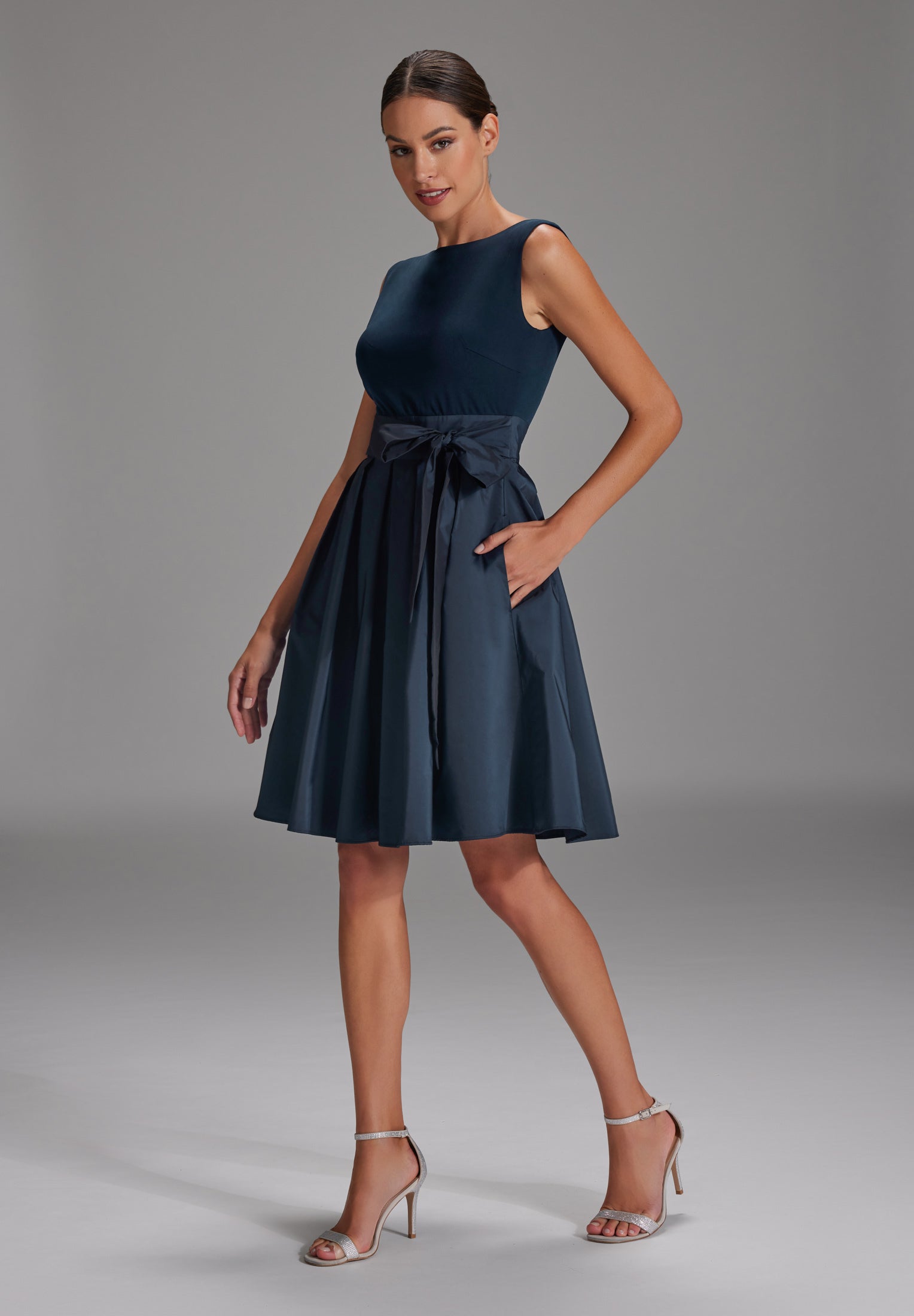 Cocktailkleid aus Microtaft