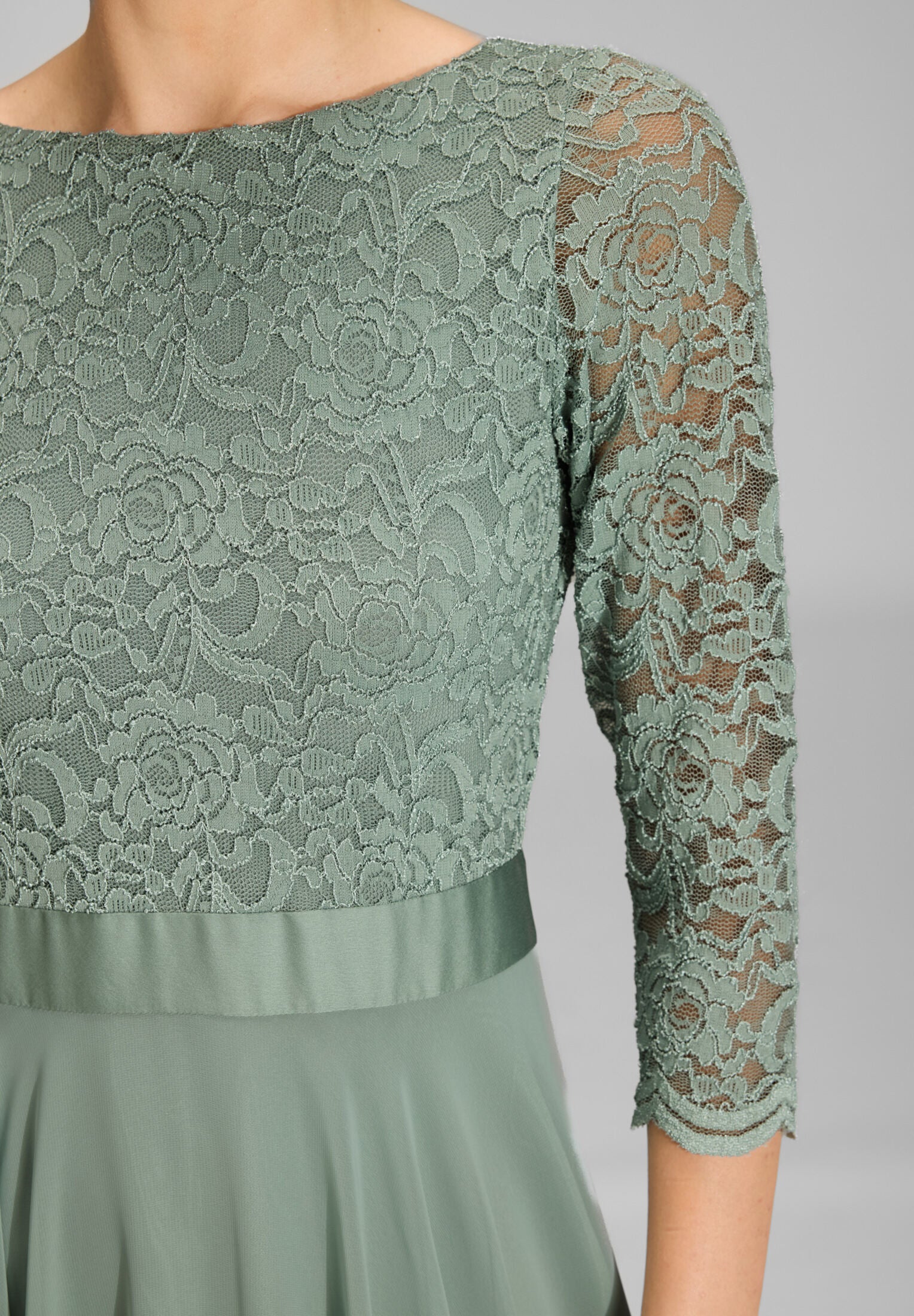 Abendkleid Midi mit Oberteil aus floraler Spitze und Chiffon Rock