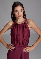 Jumpsuit mit amerikanischem Ausschnitt aus Material Mix