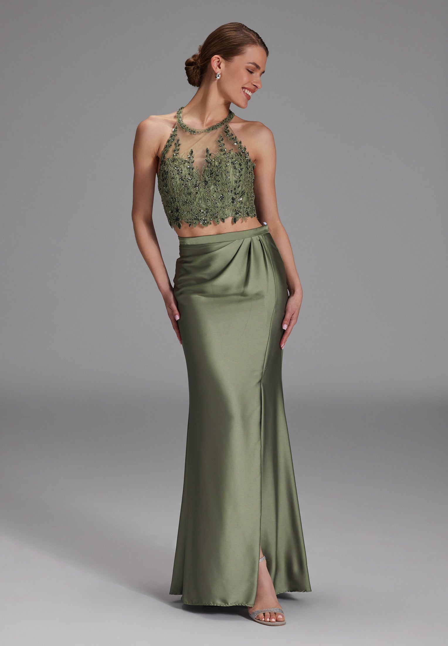 Two-piece Kleid mit langen Satinrock