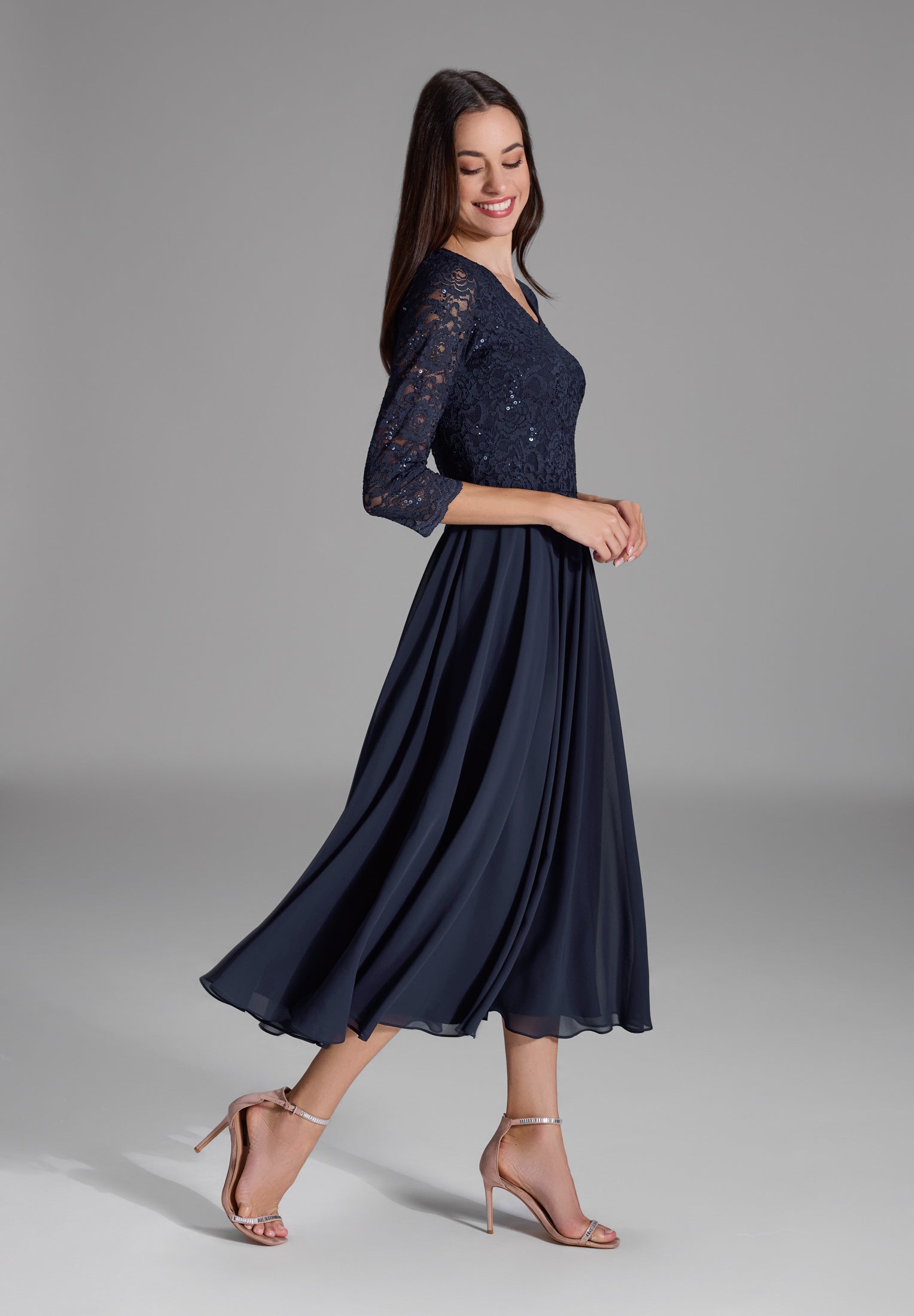 Midi Kleid mit paillettenbesetztem Spitzenoberteil