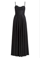 Schimmerndes Abendkleid mit Drapierung