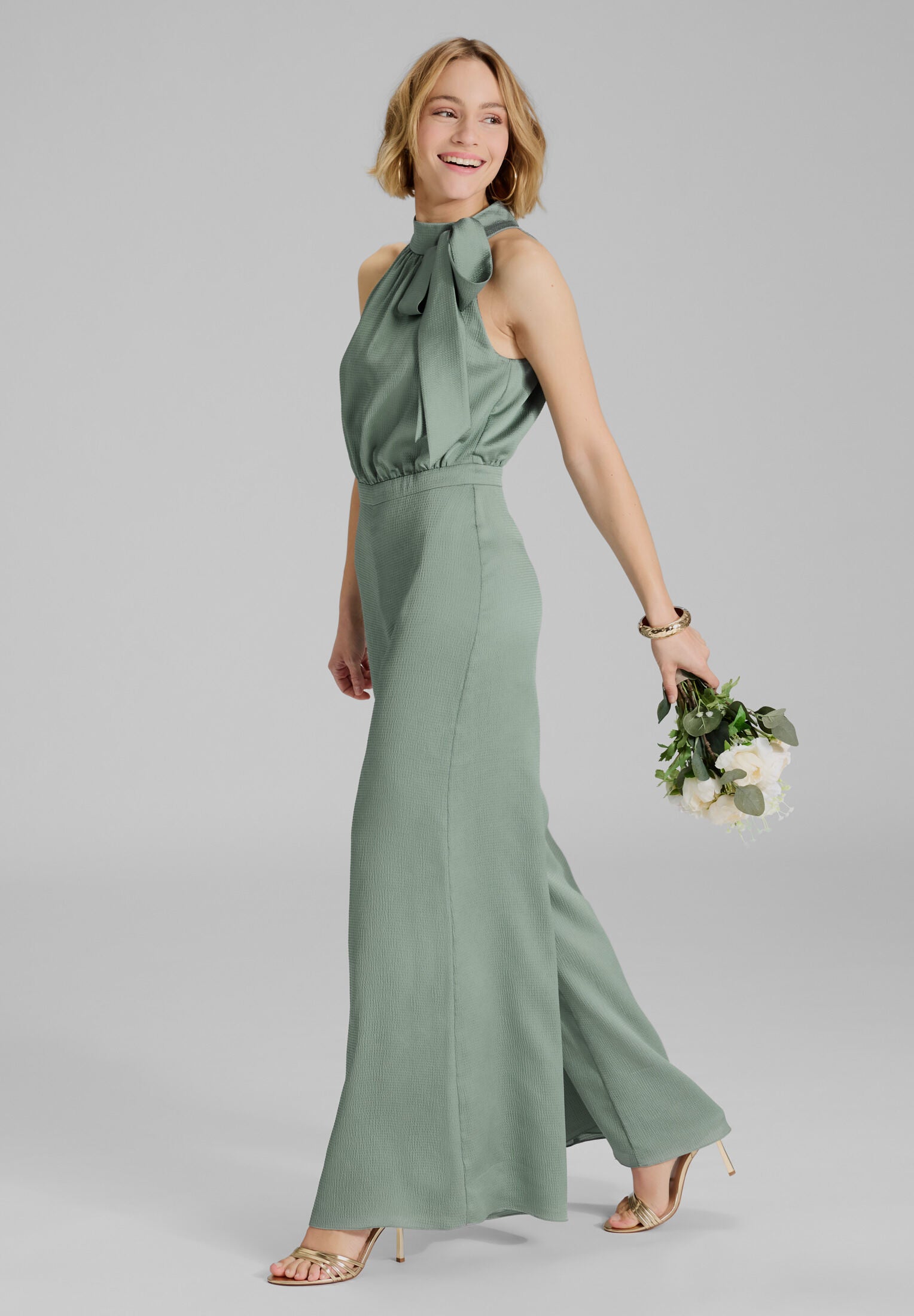 Jumpsuit mit Schluppe aus Satin