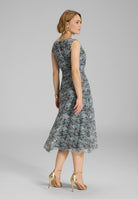 Midi Kleid aus weichem Mesh mit abstraktem Animal Print